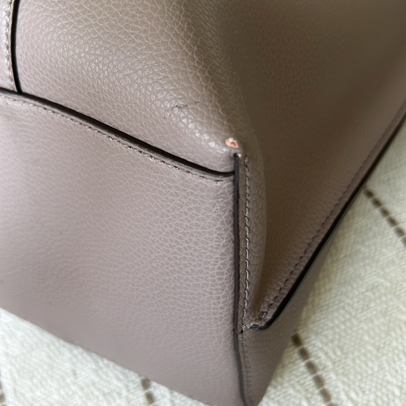 Tory Burch Perry Tote - Picture 6 of 9